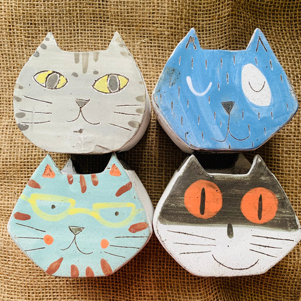 Clearance: Yixi Gemini kitty face pots 一卌双面猫盆