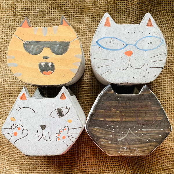 Clearance: Yixi Gemini kitty face pots 一卌双面猫盆